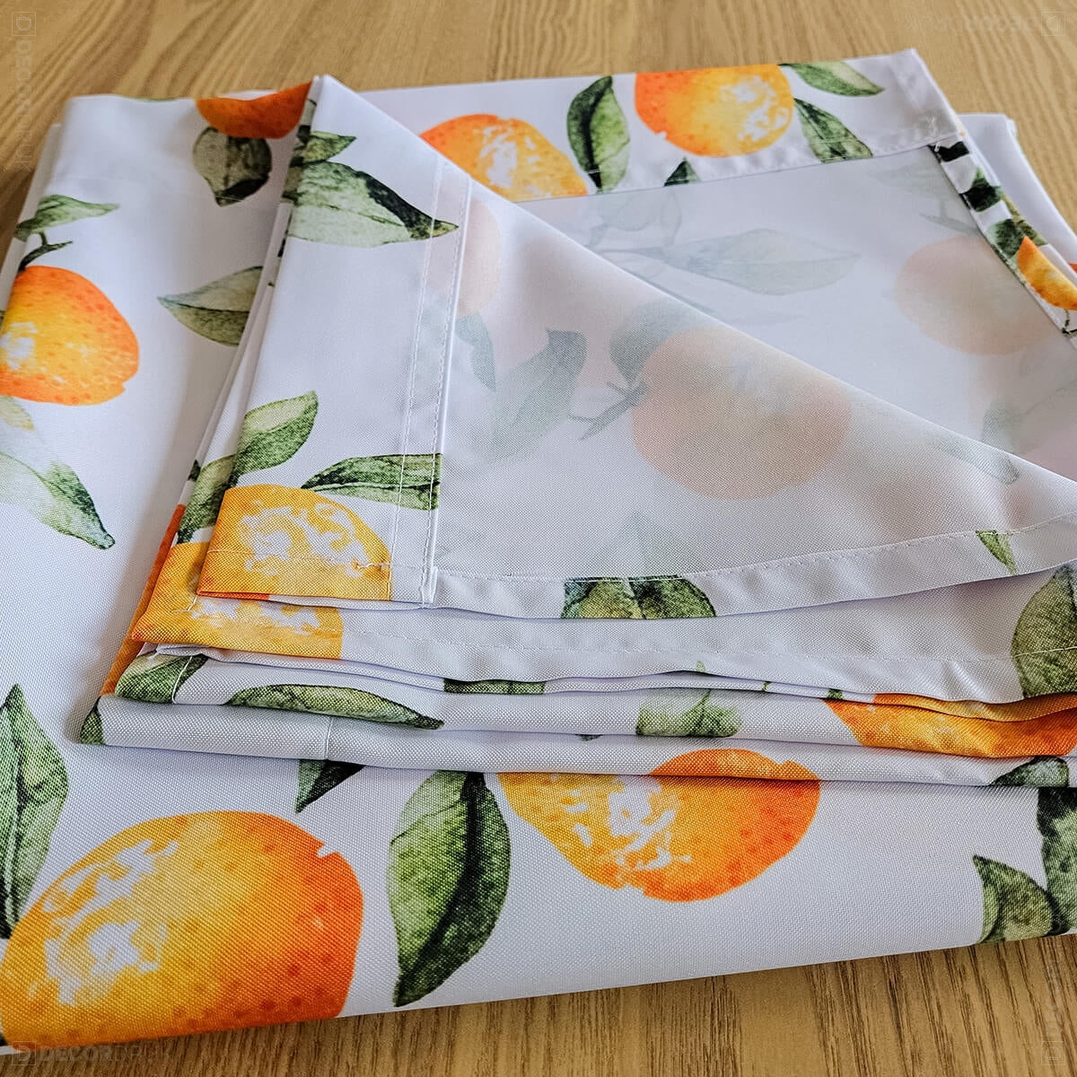 Vorhänge mit Orangen Muster