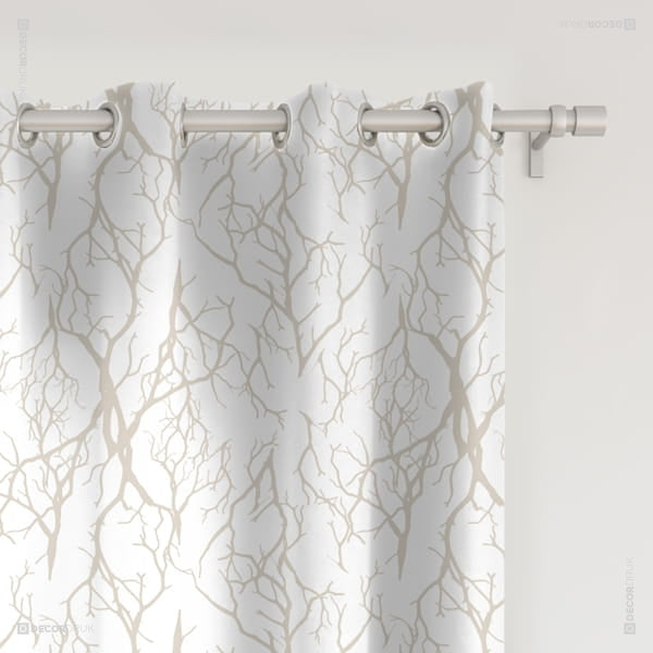 Vorhang Äste auf Weiß