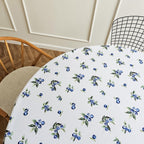 Runde Tischdecke mit blauen Heidelbeeren