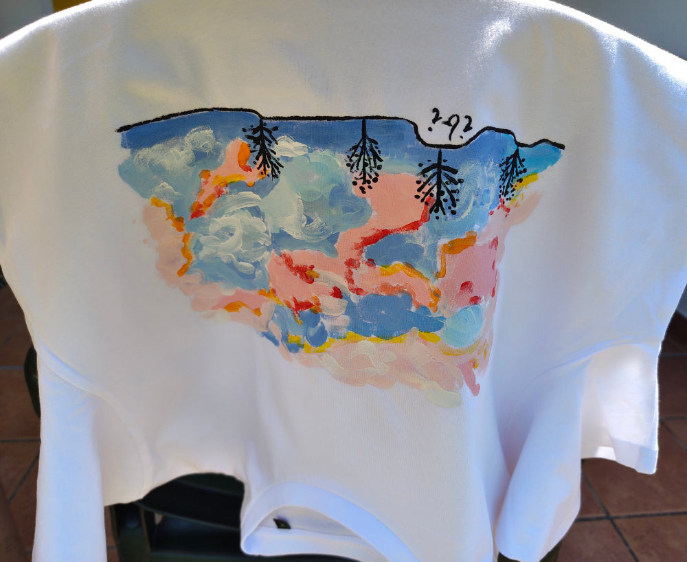 Handbemaltes buntes T-Shirt M Baumwolle Himmel in Japan