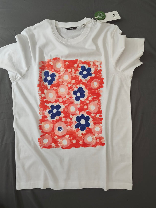 Handbemaltes T-Shirt bunte Blumen