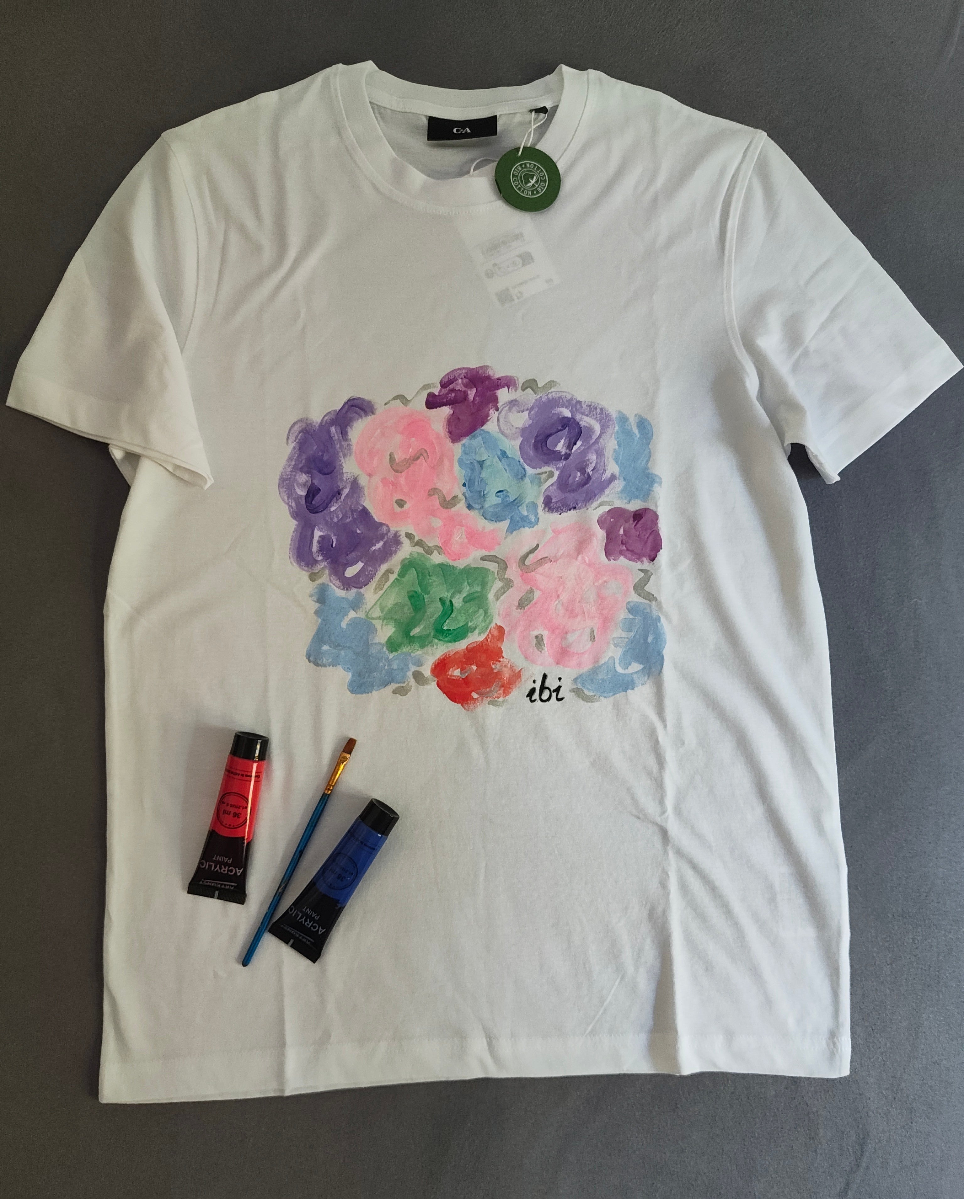 Handbemaltes T-Shirt Sommertraum  in Pastellfarben Größe M gemalt von Monika Ibi in Wien