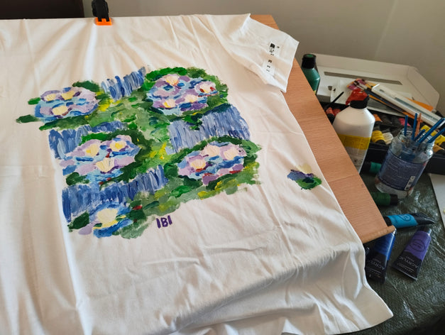 T-Shirt handgemalt Lilien