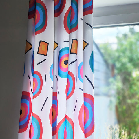 Vorhänge bunte große Kreise und geometrische Formen Monika Ibi Design