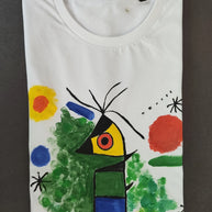 buntes T-Shirt Vogel Handmalerei Monika Ibi Wien BELISIMO