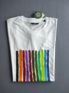 Handbemaltes T-Shirt bunte Streifen